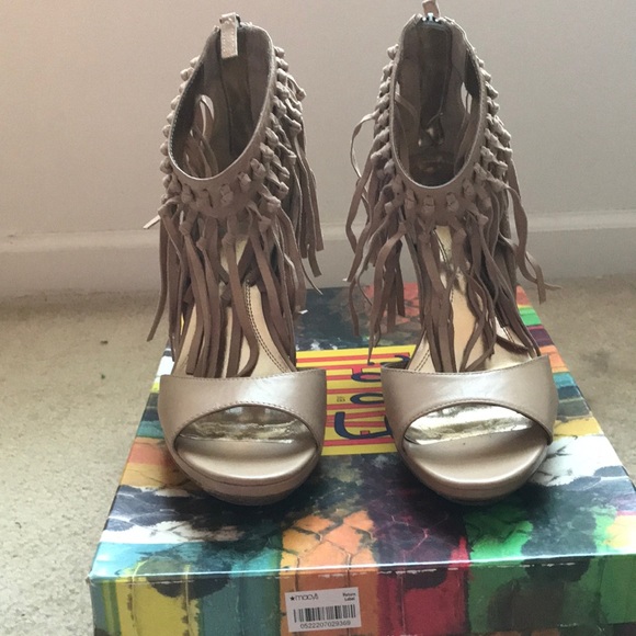Fringe Heeled Sandals - Picture 2 of 7